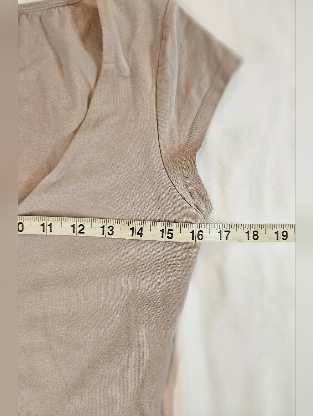 Streetwear Society Womens Beige Short Sleeve Cropped V-neck Top Size Large - Picture 6 of 12